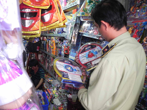 แลกเปลี่ยนประสบการณ์ในการต่อต้านการผลิตการซื้อขายสินค้าปลอมระหว่างเวียดนามฝรั่งเศส